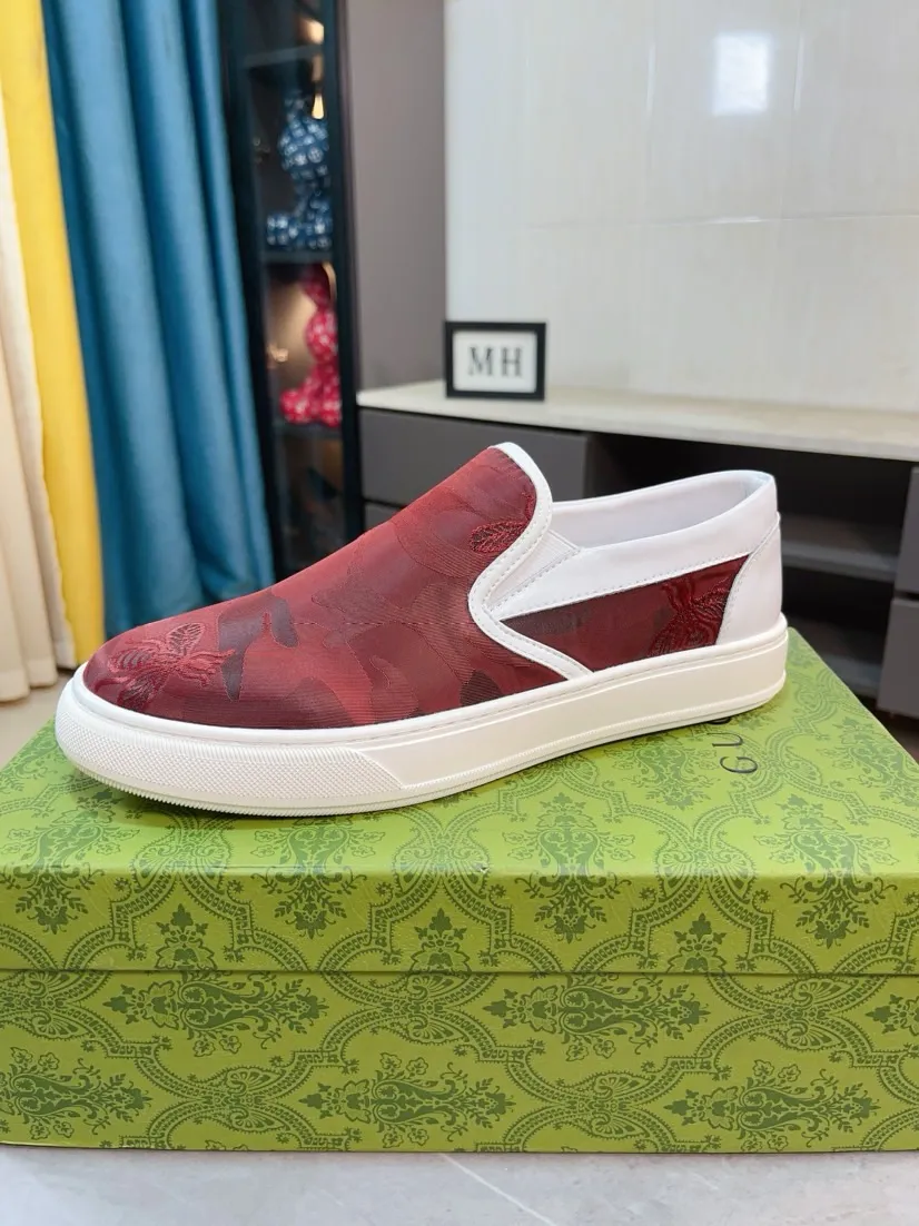 Men's shoes 💰360🌹🌹GUCCI [Gucci] New high-end brand of men's shoes, the latest fashionable casual men's shoes, trendy and versatile style, relaxed and sporty style, uppers imported from Italy, genuine leather lining and ultra-fine workmanship. Original personalized fashionable rubber wear-resistant outsole, light and comfortable on the foot, size 38-44